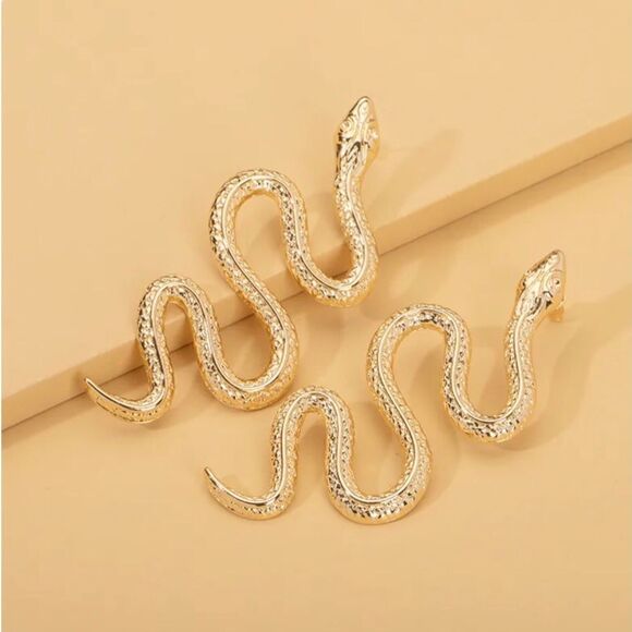 🐍 New diamond cut sparkling rose goldtone snake earrings 🐍 - Picture 3 of 3